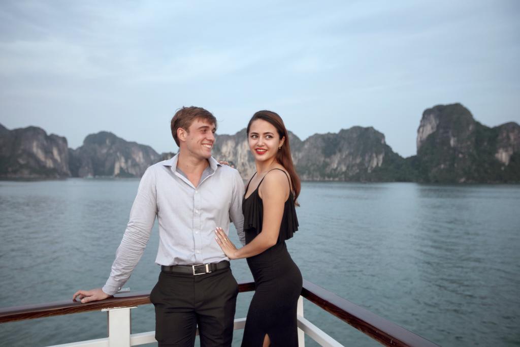 Secret Halong Cruise Hotel Ha Long Exterior foto